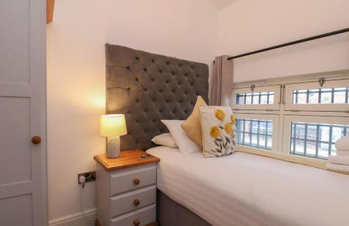 Evening Star Engine Shed - Photo 15