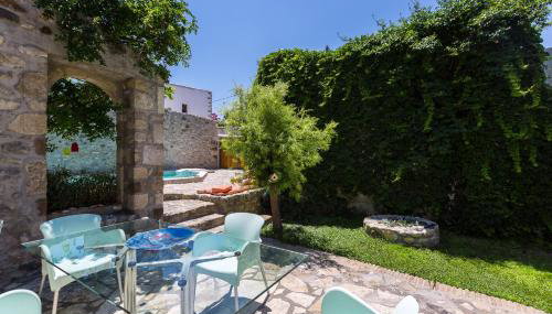 Muazzo Creta Stone House, Nature Escape with Pool, By ThinkVilla - Foto 4, Garden