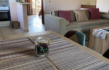 House with Garden in Peratata - 10' from City Center - Photo 13