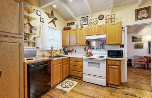 Cozy Dog-Friendly House Near Water with Enclosed Yard, Grill, & Equipped Kitchen - Photo 13