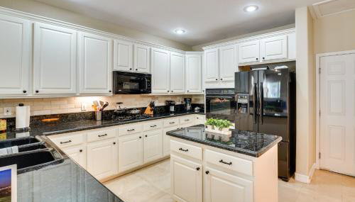 Upscale Henderson Hideaway with Private Patio! - Foto 3