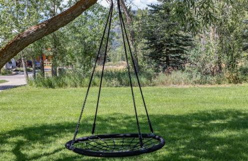 Cedar Creek Chalet - Snowmobilers Dream - Hot tub - Foto 45