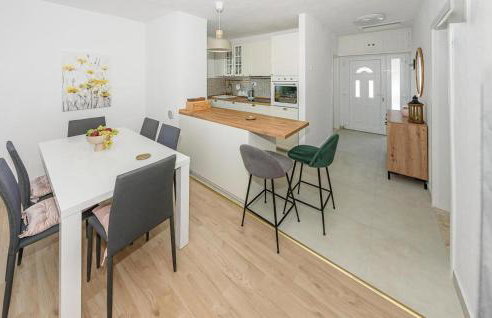 1 Bedroom Lovely Home In Bobovisca - Foto 14