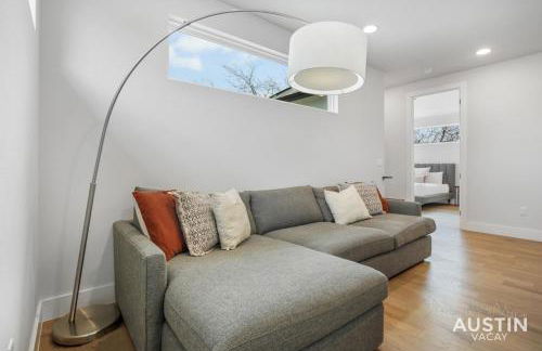 Luxurious Modernism with Private Hot Tub and Garage - Foto 27