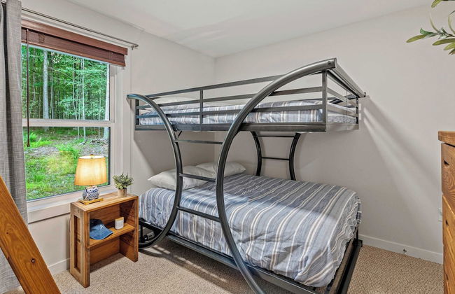 Happy Trails Chalet by Avantstay Sauna + Deck, Private Community Beach Access - Foto 4