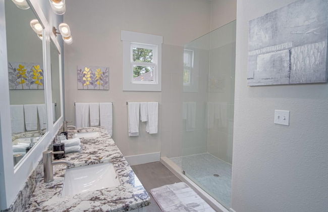 Incredible New 3BR 2BA Near Downtown - Foto 12