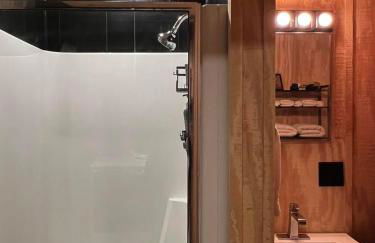 Retro Retreat with Hot Tub, Sauna & Arcade - Foto 50