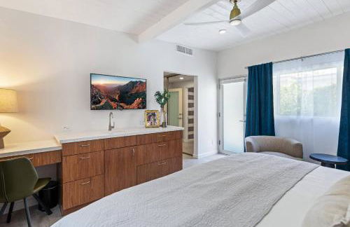 Luxurious Tennis Club Bungalow 1 with Mountain Views and Walks to Downtown Palm Springs! - Foto 19