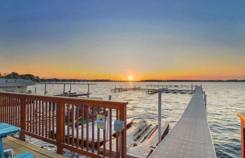 Chain O' Lakes Beach Penthouse Sunset View and Boat Dock - Foto 1