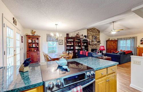 Holly Forest Hideaway - Photo 10