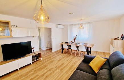 Velez Nazari VILLALOLA - Photo 3