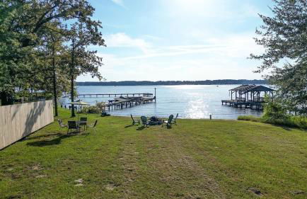 Flint Palestine Lakefront Retreat Firepit BBQ - Foto 42