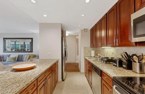 2bd River North Condo with Million Dollar Views! condo - Photo 13