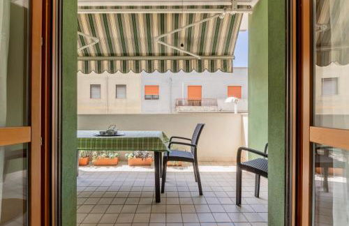 GuestHost - Bright Apartment X4 with Terrace! - Foto 14