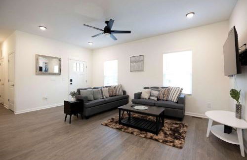 5 Min to Downtown - 12 to Elon - Deck - Wi-Fi - Foto 8