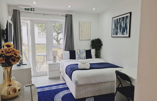 Stunning 1-bed Apartment in Harrow With Parking - Foto 2