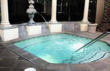 Luxury condo near Irvine Business & UCI Hospital - Photo 11