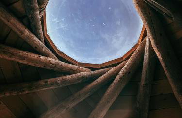 Red-tail Roundhouse at 22 West Cabins and Recreation - Foto 6