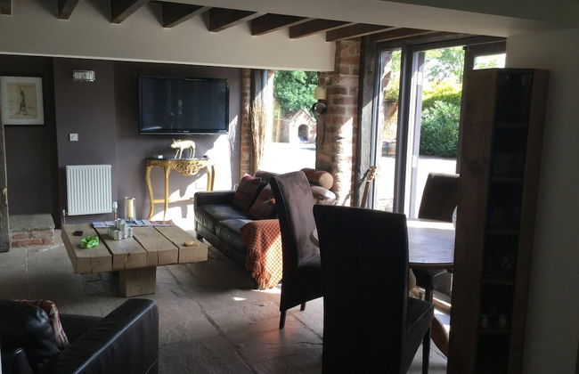 Impeccable Cottage Suitable for 2 Adults & 1 Child - Foto 15