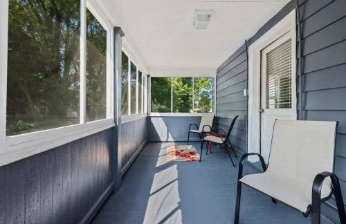 West High 3BR Private Backyard Petersburg Gem - Foto 8