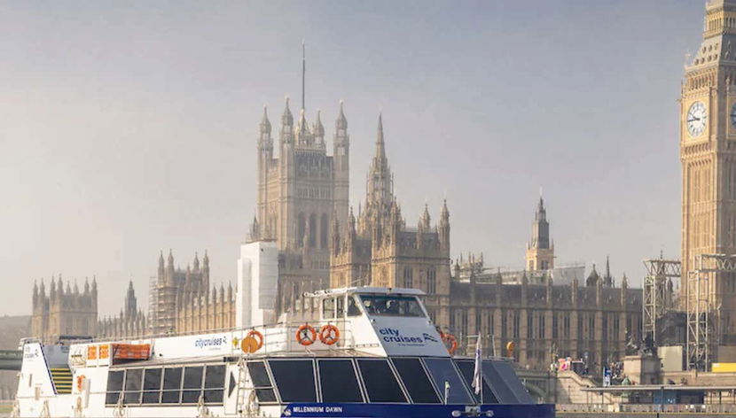 Barco turístico de Londres