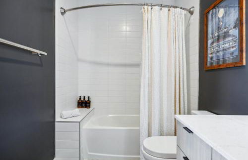 The Rhythm and Rooftop Penthouse Walk To Broadway with Pool and Amazing Views - Foto 35