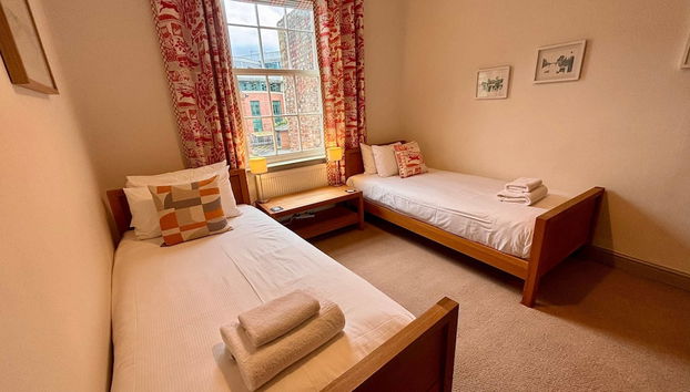 St Denys View With Free Parking - Foto 2, Habitación