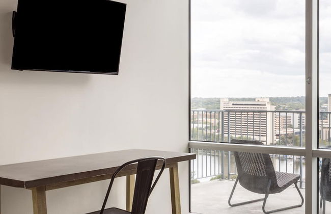 Austin Legendary 1BD 1BA 2nd Street District Apartment - Photo 17