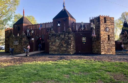 Stunning Cabin with Spa Perfect for Outdoor Sports in Carbondale, Illinois - Foto 33