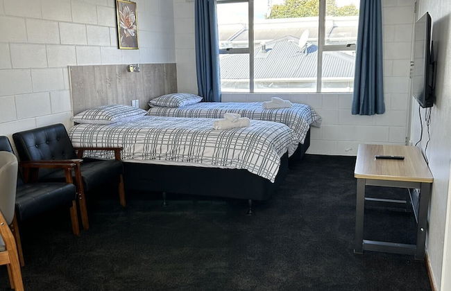 Avon Apartments - Photo 7