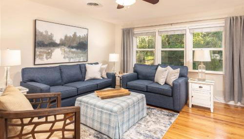 Refinished 3-BR Lowcountry Retreat - Foto 4