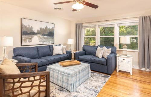 Refinished 3-BR Lowcountry Retreat - Foto 4