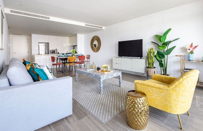 Spacious & Ornate 1BR Apt In Jaddaf Waterfront - Photo 1