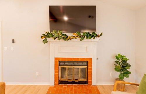 Cozy retreat and views near campus with gourmet kitchen - Foto 15