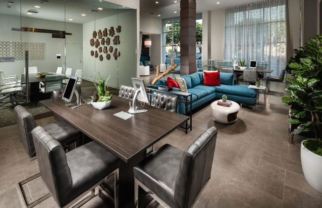Resort Style Suites in Downtown LA - Foto 49