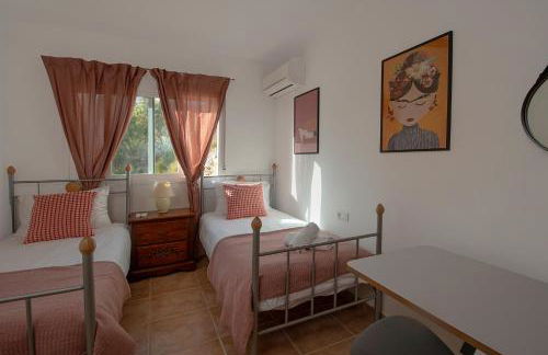 Villa Sol y Mar with heated pool and jacuzzi - Foto 23