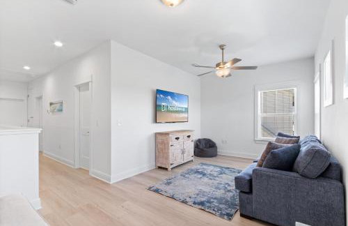 Sandy Cheeks Pet Friendly - Photo 24