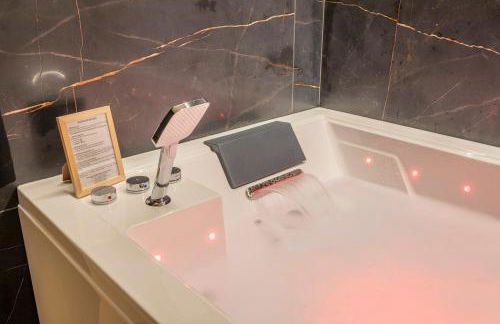 Suite Diamant Spa Détente avec Balnéo Double & Sauna - Foto 6
