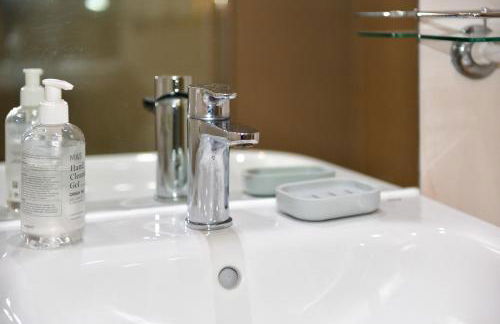 Cardiff Bay Retreat Sleeps 4 Parking - Pass the Keys - Foto 35