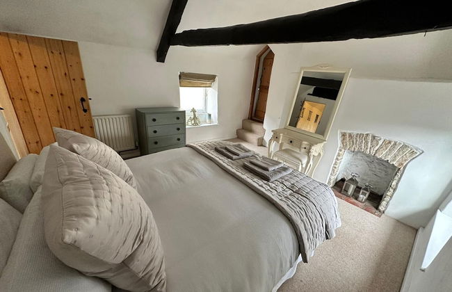 Beautiful 4-bed Cottage in Heart of the Cotswolds - Foto 3