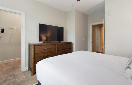 Landing Stylish 3BD Clubhouse Gym - Photo 22
