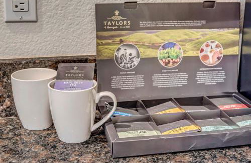 Chic Poolside Oasis - Karaoke - BBQ - Games - Foto 54