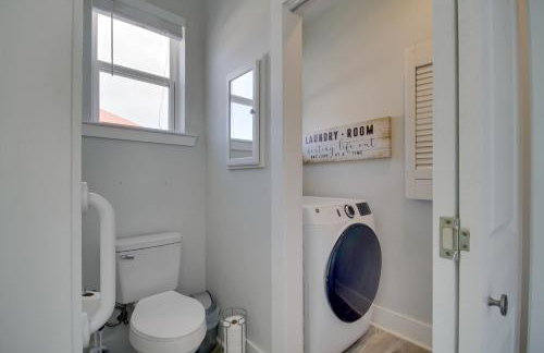 Sunny Waveland Home Rental with Pool Walk to Beach! - Foto 13