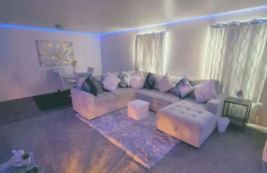 COZY STYLISH 1BR CONDO LED Ambience Private Entry Home Away From Home - Photo 5