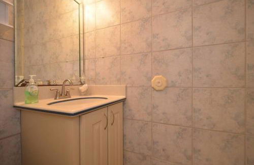 Crosby Backyard Oasis with Weekday Specials! - Foto 44