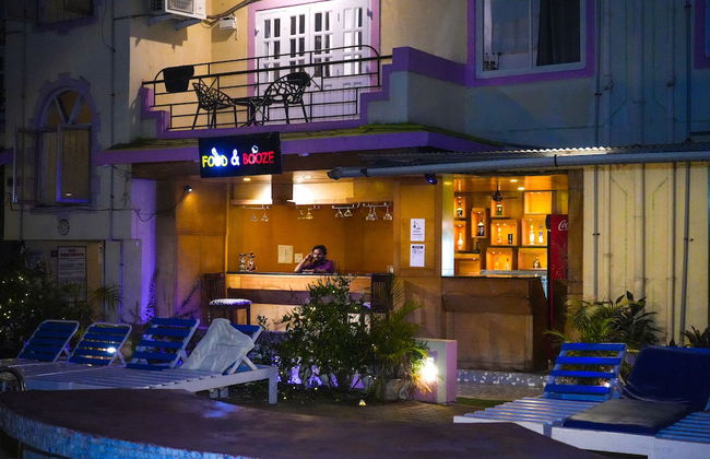 RENTON MANOR BY JOY STAYS - Photo 10