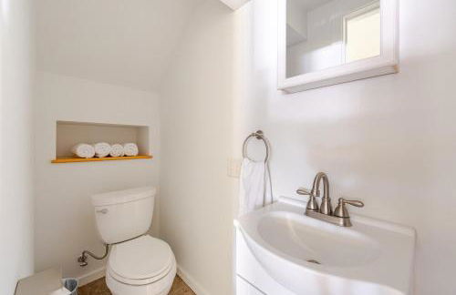 Modern Lakefront Retreat w King Bed - Foto 56