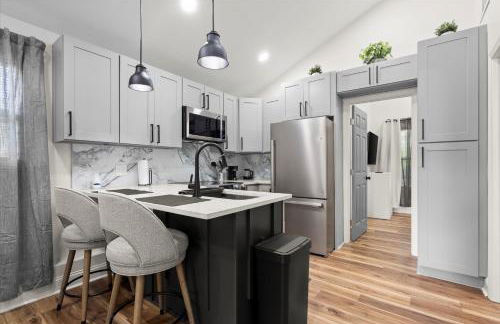 2BD 2BA Designer Cottage in Decatur - Foto 5