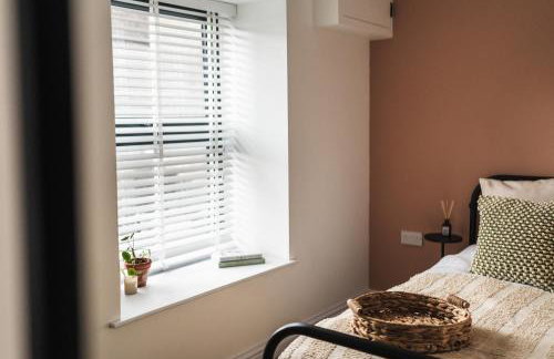 Wych Cottage, Striking 2 Bed, Parking, Ground Floor Flat - Step Free - Foto 3