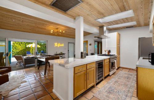 The Ricardo! Mid-Century Villa with Saltwater Pool - Foto 26